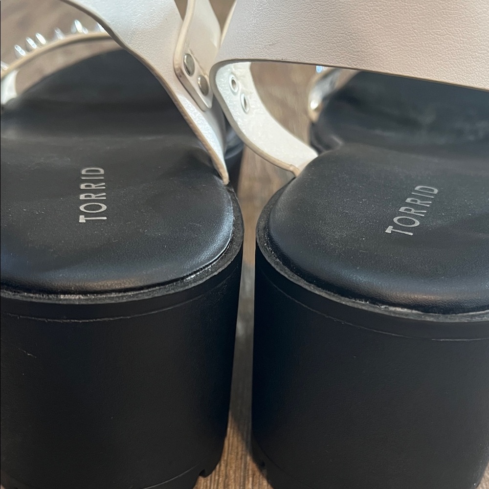 Torrid Black and White Studded Platform Chunky Heel Sandals | Size 11 WW Wide - Picture 10 of 15